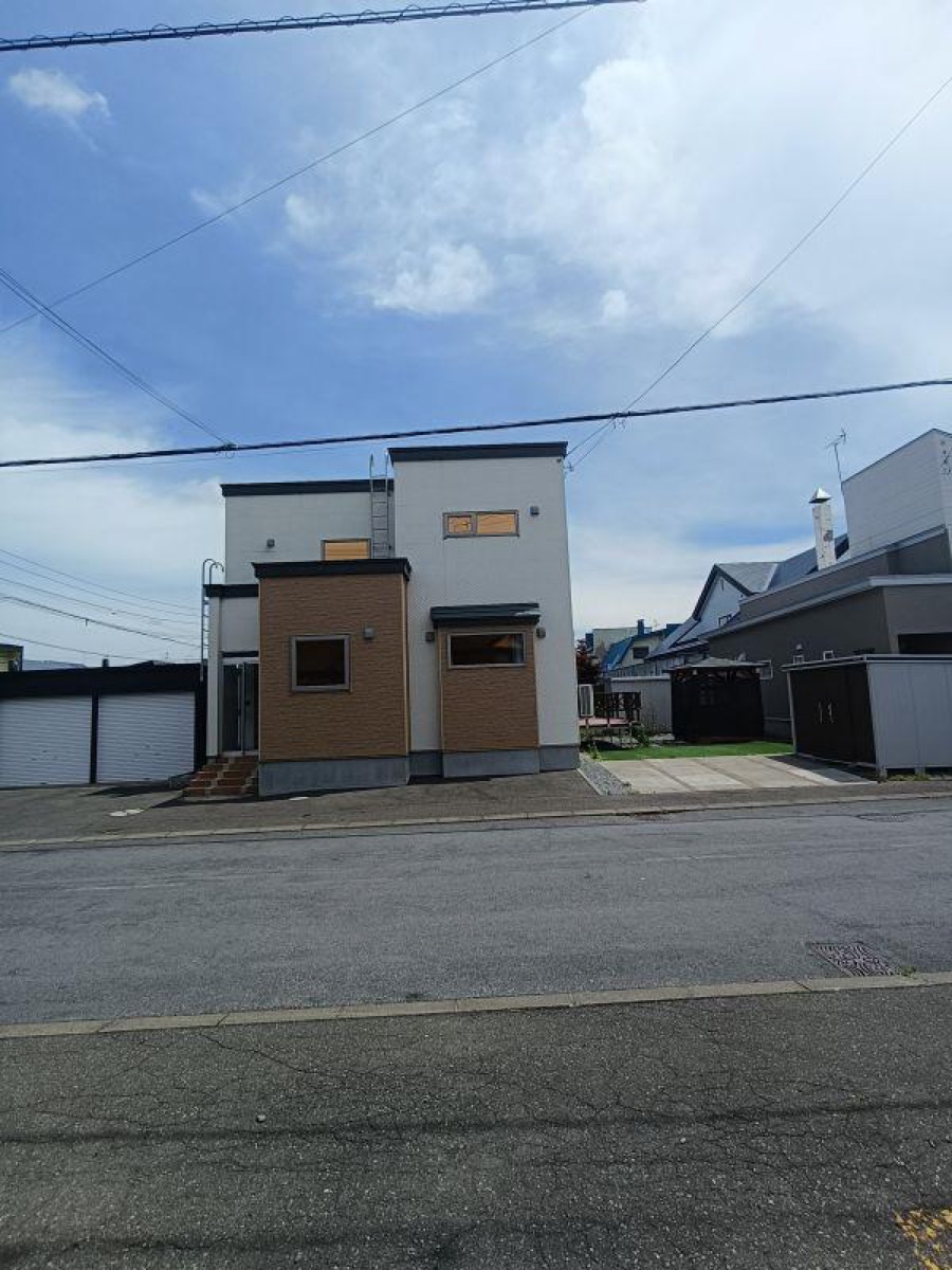 豊岡・角地テラス付 3LDK（旭川市豊岡13条7丁目5番3号）